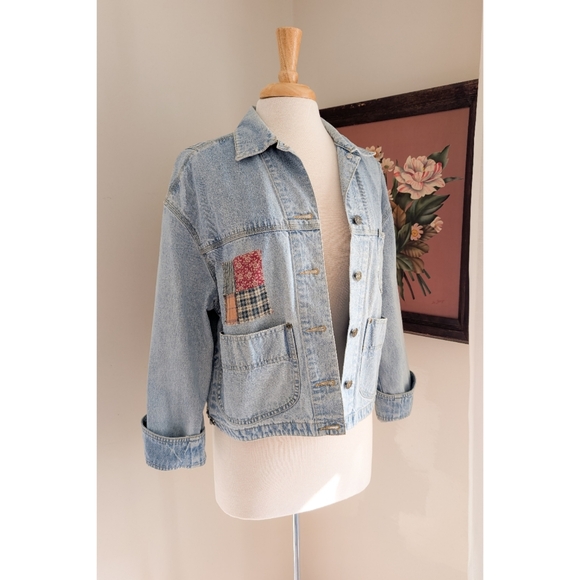 Reworked 90s LizWear Denim Jacket with Antique Floral Quilt Patch Applique - Picture 8 of 15